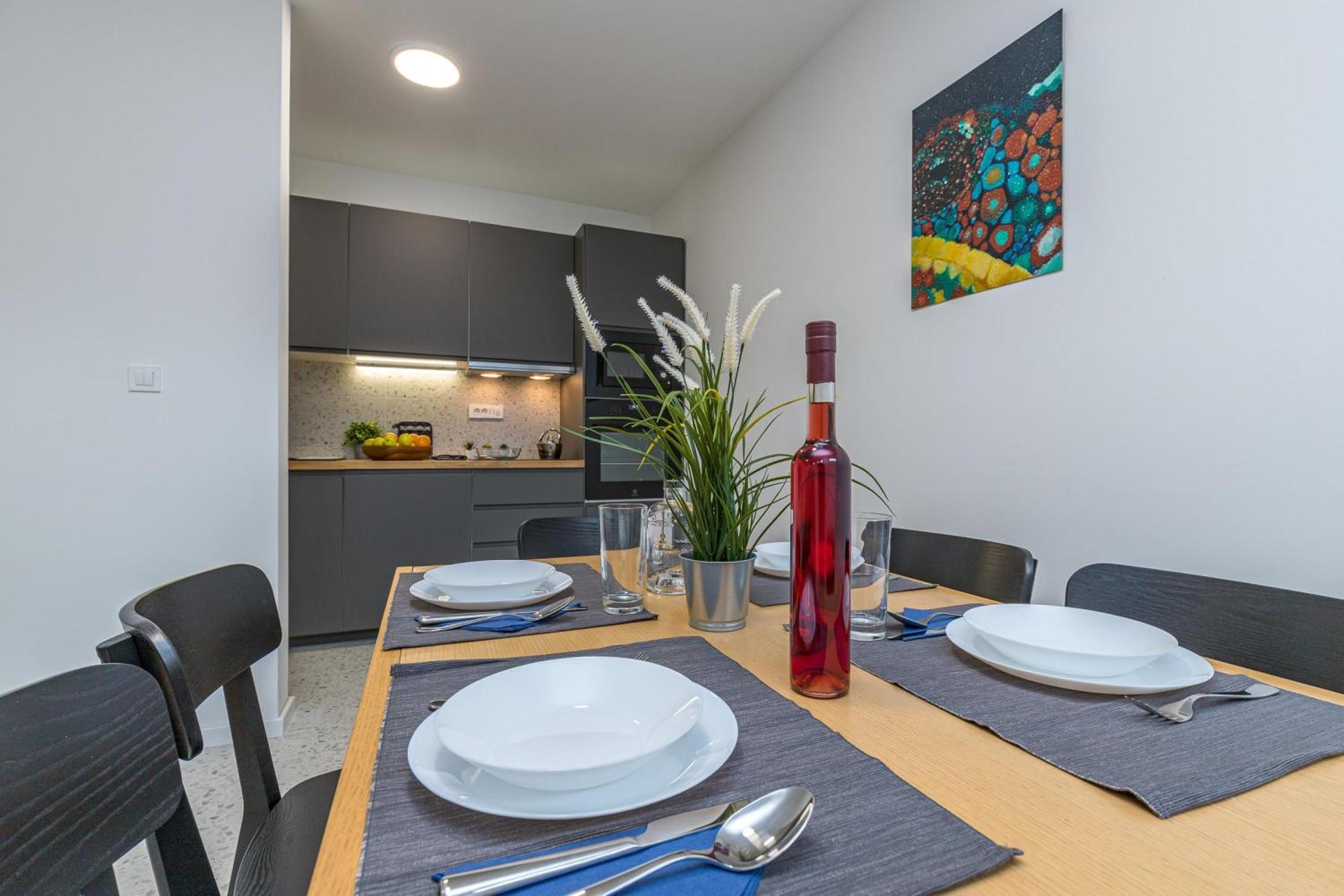 Sapore Di Mare Apartments - Happy Rentals バスカ エクステリア 写真