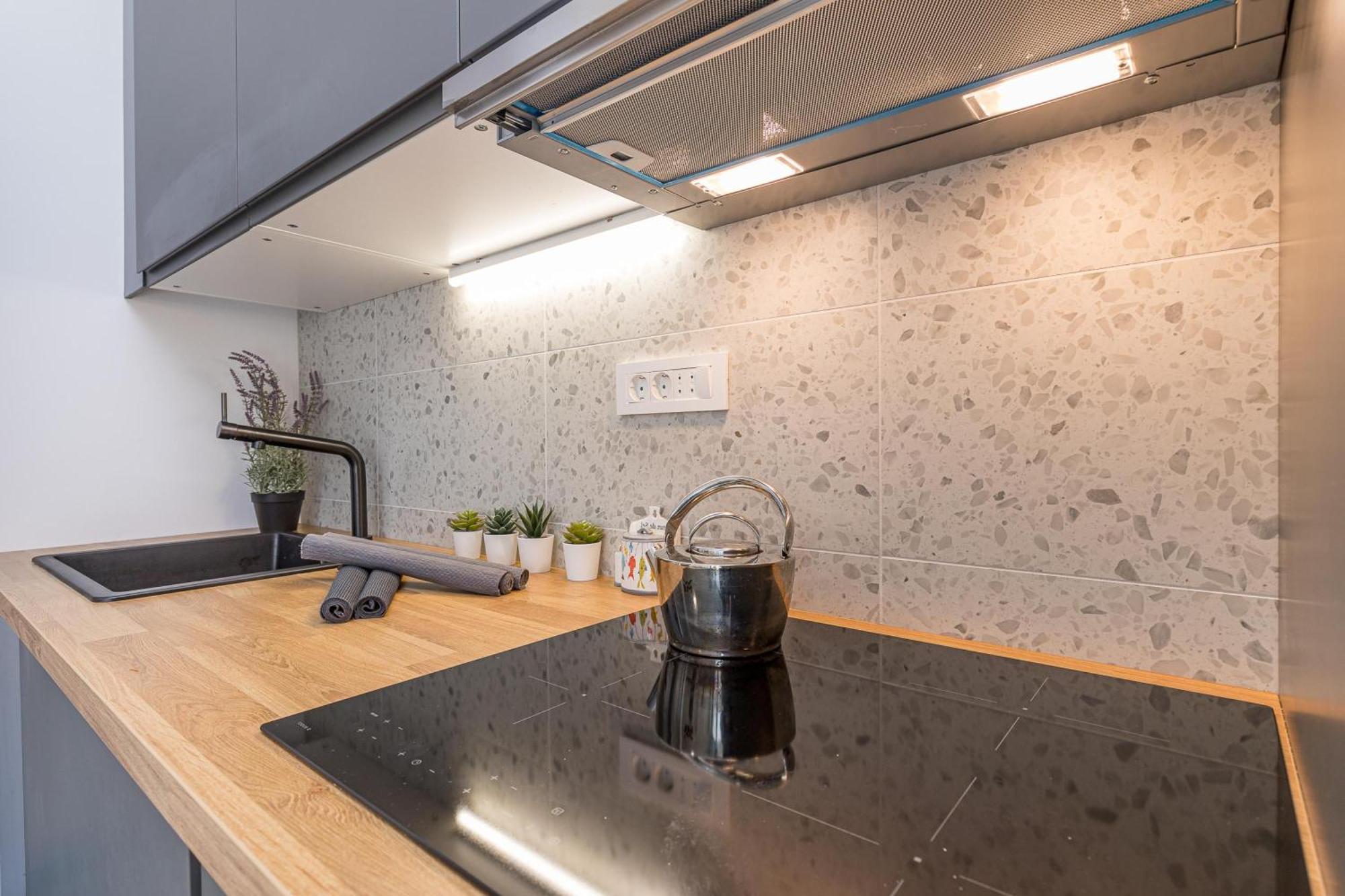 Sapore Di Mare Apartments - Happy Rentals バスカ エクステリア 写真