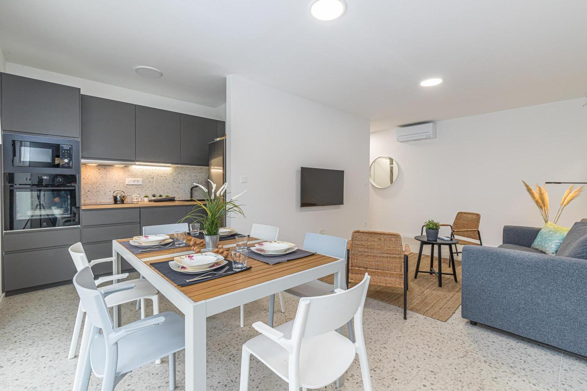 Sapore Di Mare Apartments - Happy Rentals バスカ エクステリア 写真