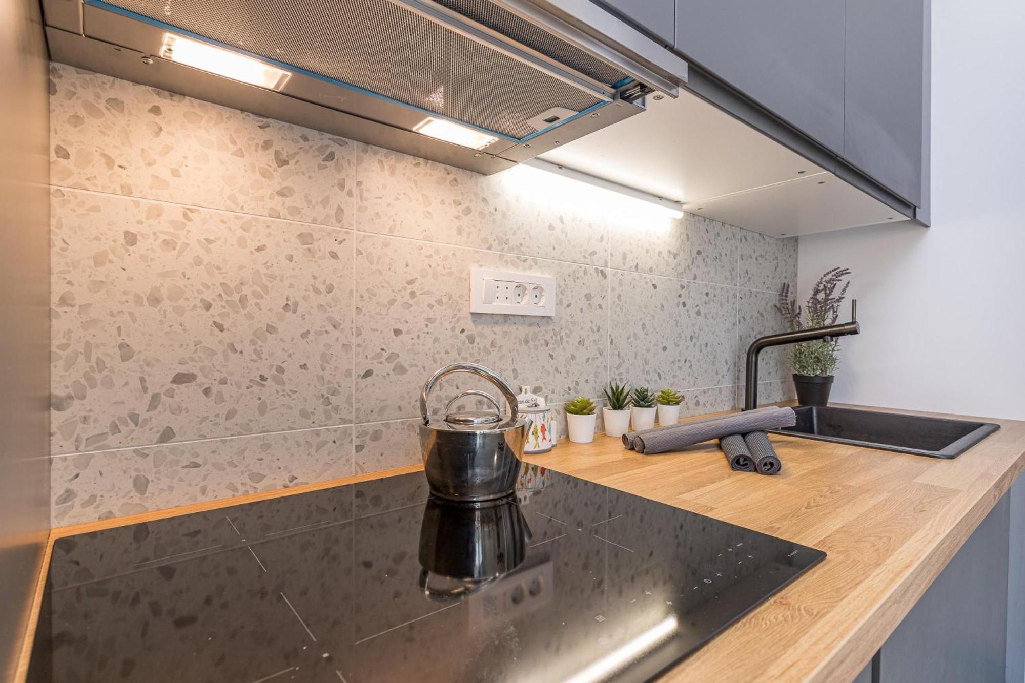 Sapore Di Mare Apartments - Happy Rentals バスカ エクステリア 写真